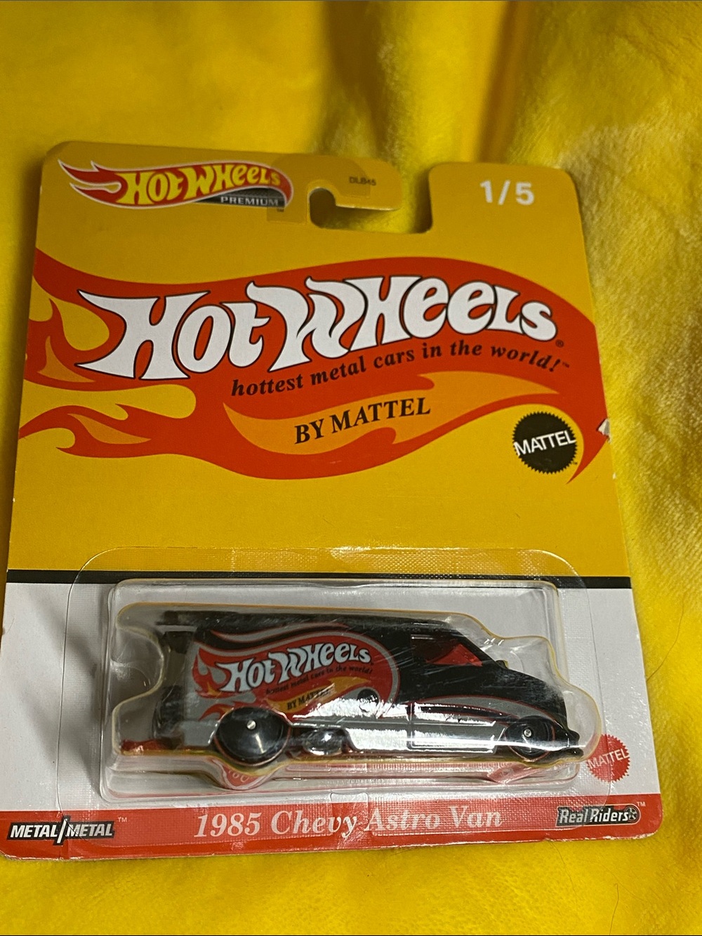 Hot Wheels 1985 Chevy Astro Van Toy - Black and Red